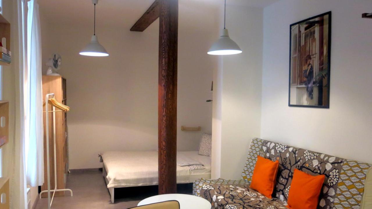 Magnificent Apartment In The Center Of Прага Екстериор снимка