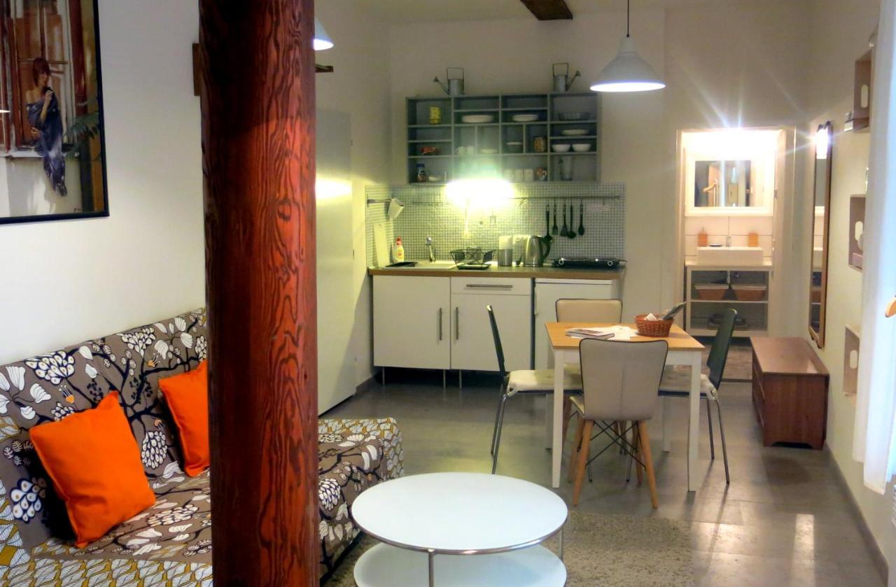 Magnificent Apartment In The Center Of Прага Екстериор снимка