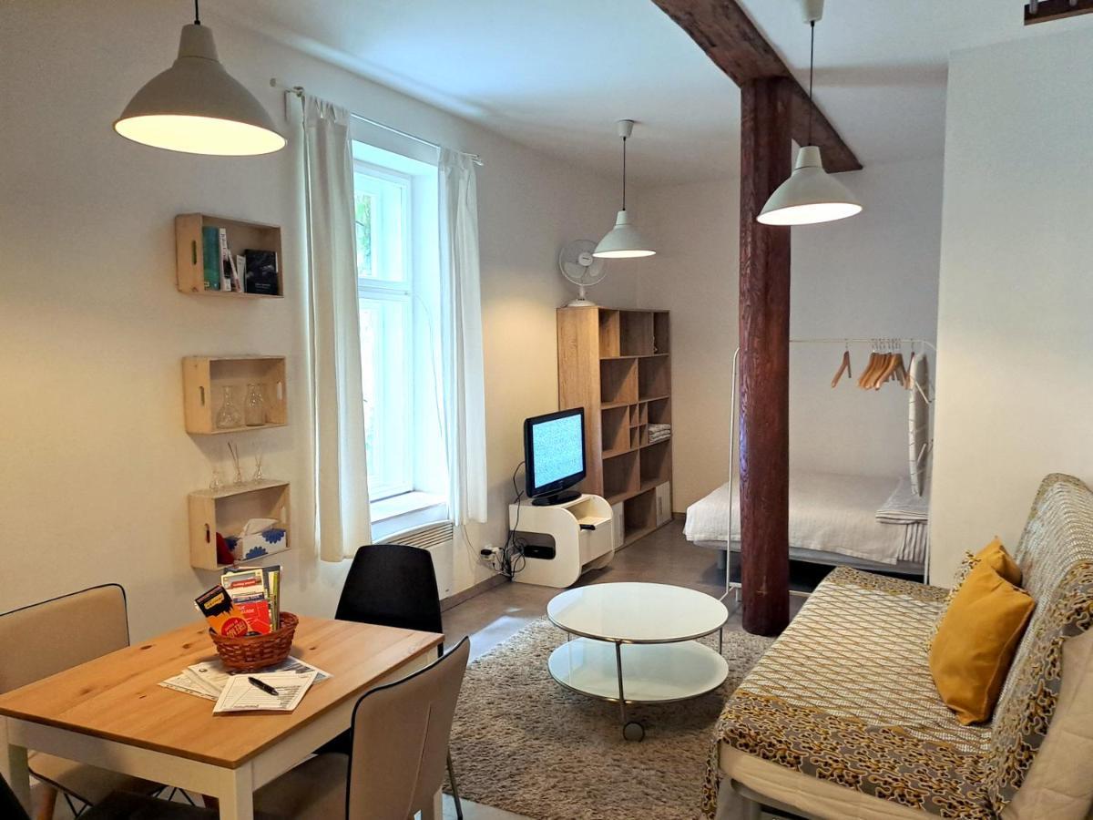 Magnificent Apartment In The Center Of Прага Екстериор снимка